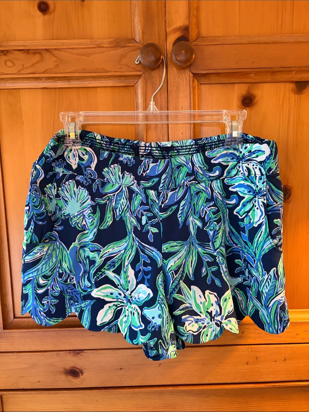 Lilly Pulitzer Dahlia Shorts High Tide Navy Take It Or Leaf It